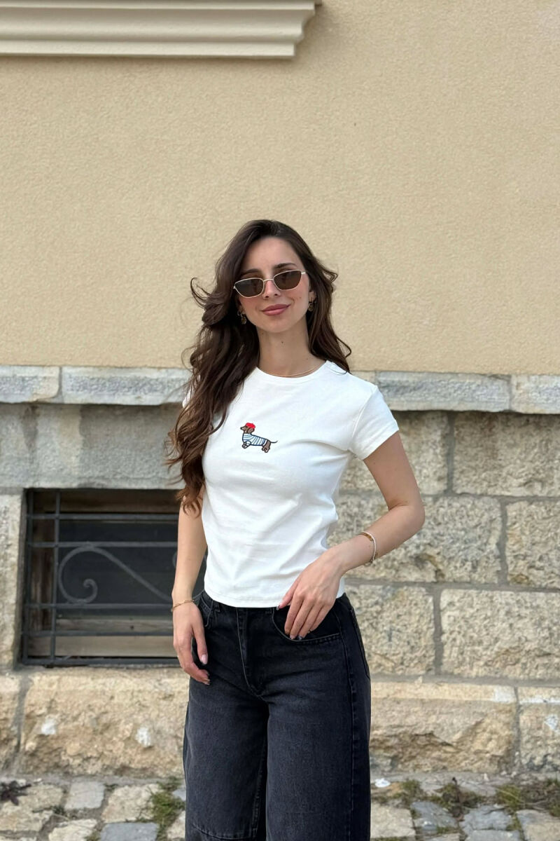 T-SHIRT NJE NGJYRESH ME IMAZH NE PJESEN PARA PER FEMRA NE NGJYRE TE BARDHE - 1