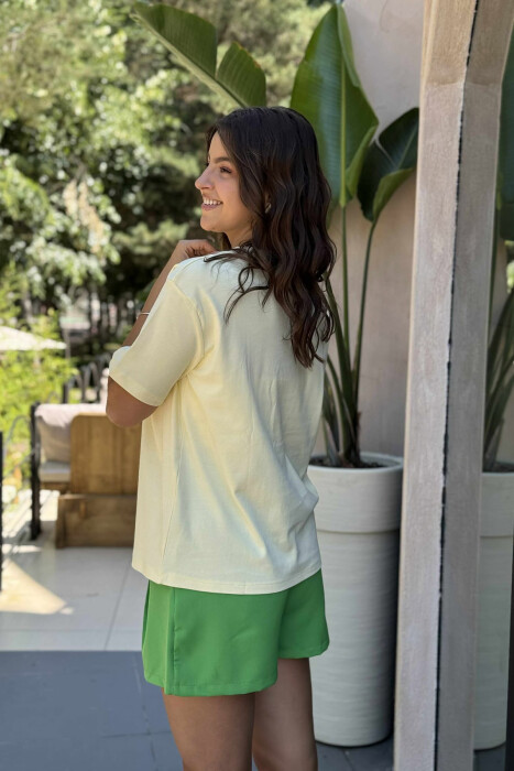 T-SHIRT NJË NGJYRËSH ME IMAZH PËR FEMRA NË NGJYRËN E VERDHË - 4