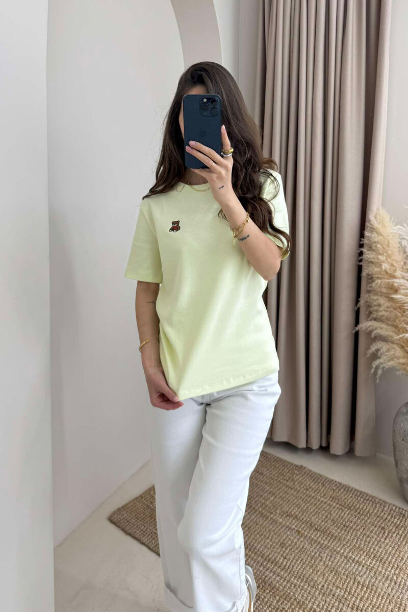 T-SHIRT NJË NGJYRËSH ME IMAZHIN E ARUSHIT PËR FEMRA NË NGJYRËN JESHILE E ZBARDHUR - 2
