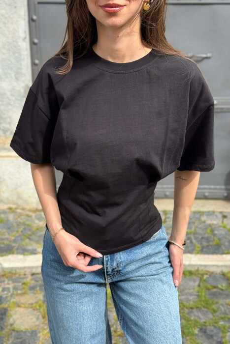 T-SHIRT NJE NGJYRESH ME JAKE POLO PER FEMRA NE NGJYRE TE ZEZE - 5