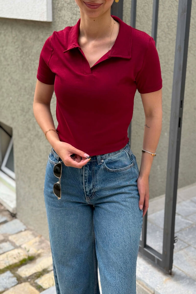 T-SHIRT NJE NGJYRESH ME JAKE POLO PER FEMRA NE NGJYRE VISHNJE - 4