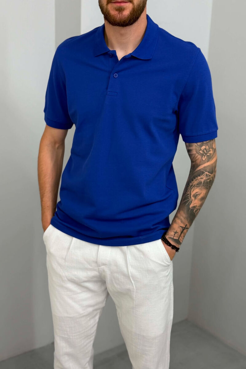 T-SHIRT NJE NGJYRESH ME JAKE POLO PER MESHKUJ NE NGJYRE BLU ELEKTRIKE - 4