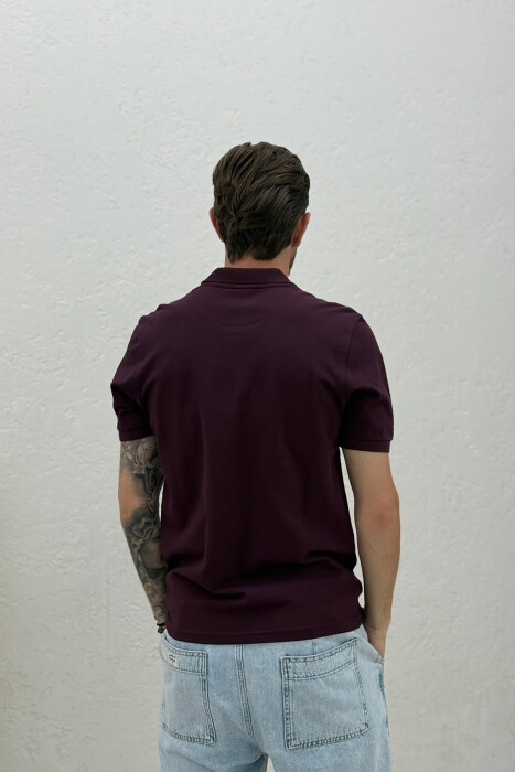 T-SHIRT NJE NGJYRESH ME JAKE POLO PER MESHKUJ NE NGJYRE VISHNJE - 2