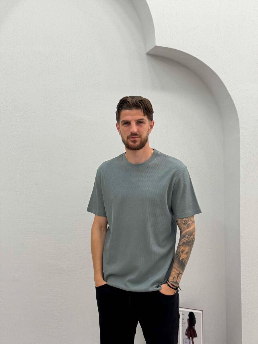 T-SHIRT ME JAKE TE RRUMBULLAKET PER MESHKUJ NE NGJYRE GRI TE ERRET - 1