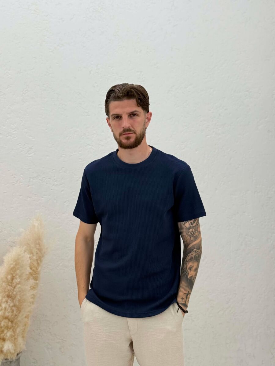 T-SHIRT ME JAKE TE RRUMBULLAKET PER MESHKUJ NE NGJYRE BLU - 1