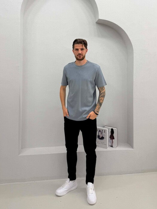 T-SHIRT ME JAKE TE RRUMBULLAKET PER MESHKUJ NE NGJYRE GRI - 3