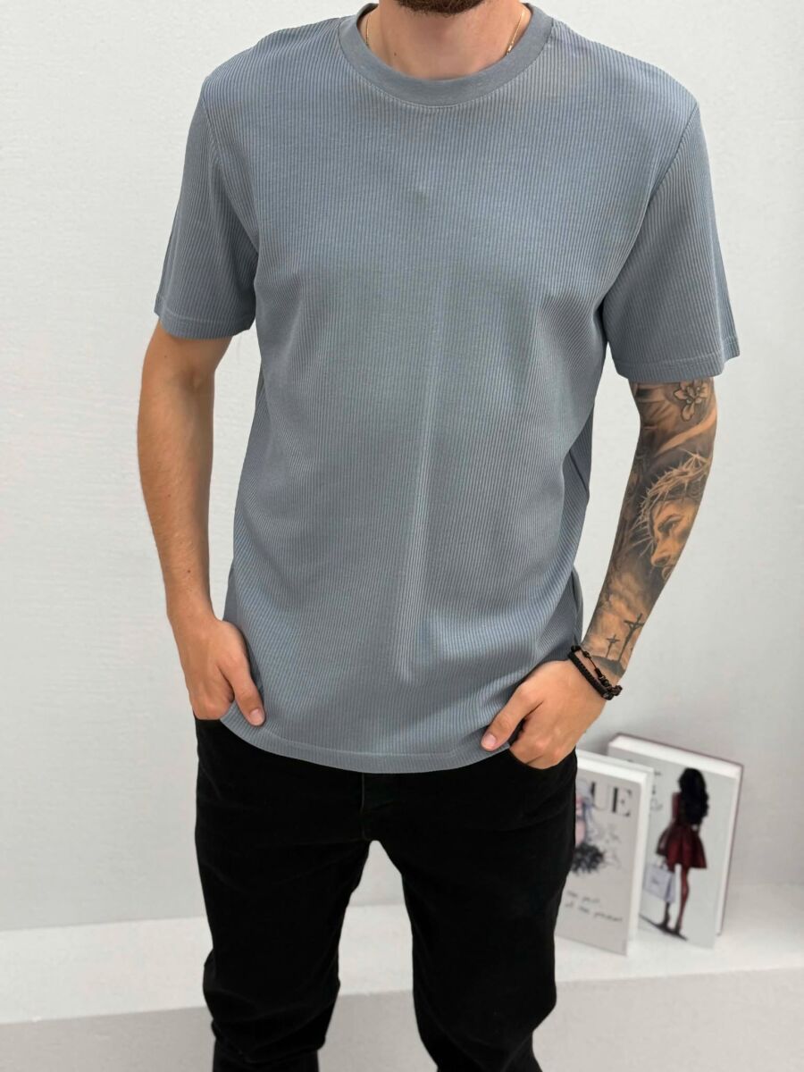 T-SHIRT ME JAKE TE RRUMBULLAKET PER MESHKUJ NE NGJYRE GRI - 4