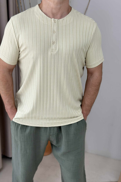 T-SHIRT NJË NGJYRËSH ME KOPSA PËR MESHKUJ NË NGJYRËN BEZHË - 3