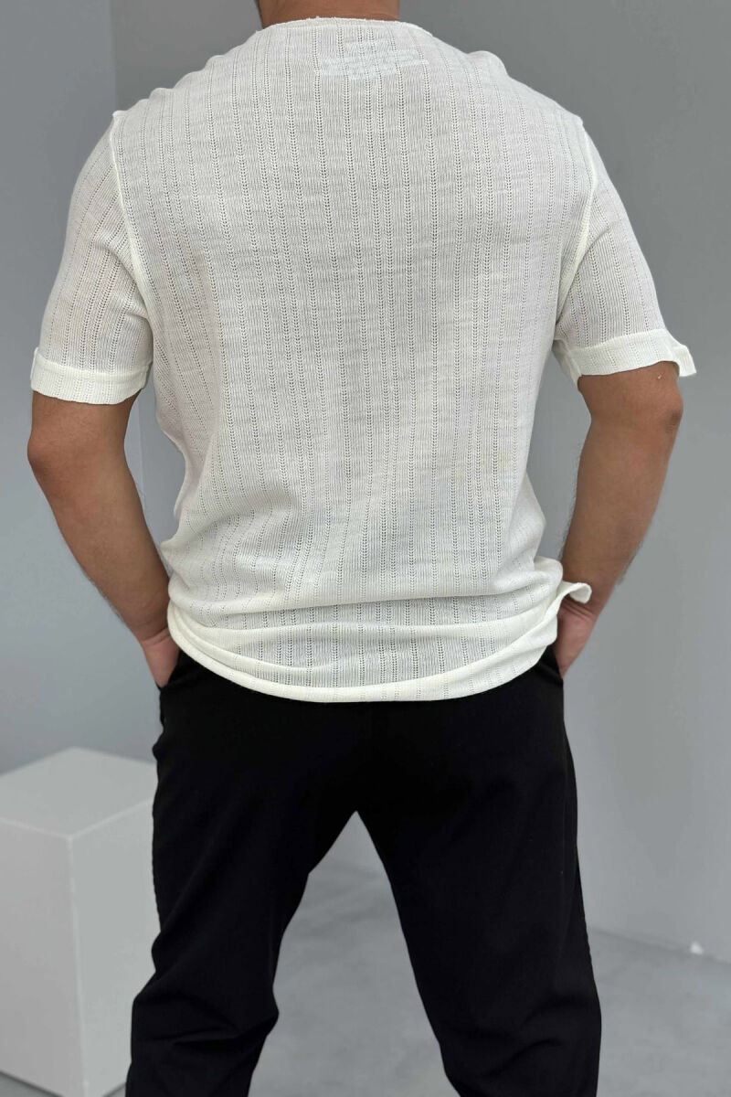 T-SHIRT NJË NGJYRËSH ME KOPSA PËR MESHKUJ NË NGJYRËN KREM - 2