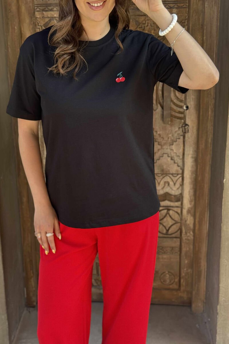 T-SHIRT NJË NGJYRËSH ME LOGON E QERSHISË PËR FEMRA NË NGJYRËN E ZEZË - 4