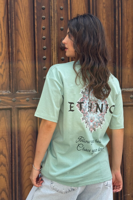 T-SHIRT NJË NGJYRËSH ME SHKRIME PËR FEMRA NË NGJYRËN MENTE - 4