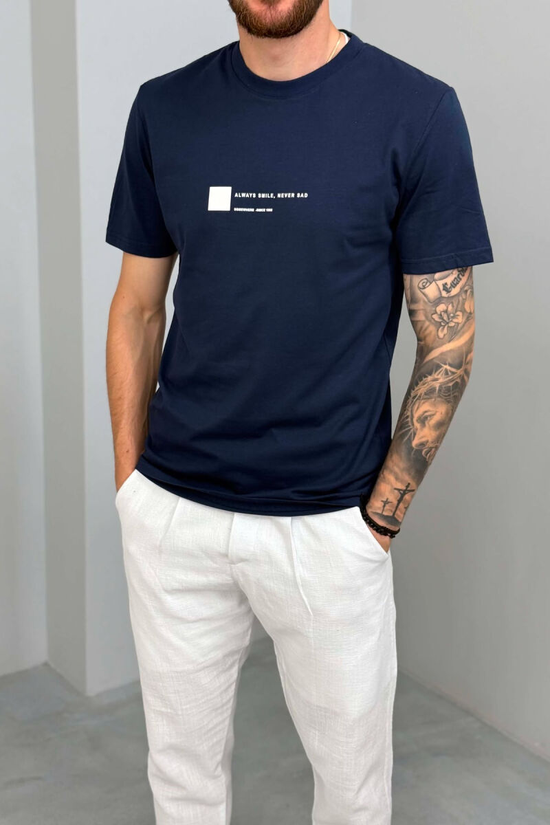 T-SHIRT NJE NGJYRESH ME SHKRIME PER MESHKUJ NE NGJYRE BLU - 4
