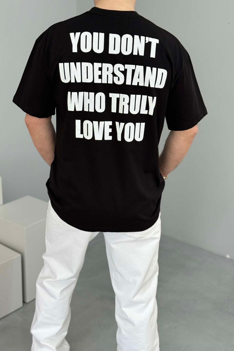T-SHIRT NJË NGJYRËSH ME SHKRIME PËR MESHKUJ NË NGJYRËN E ZEZË - 3