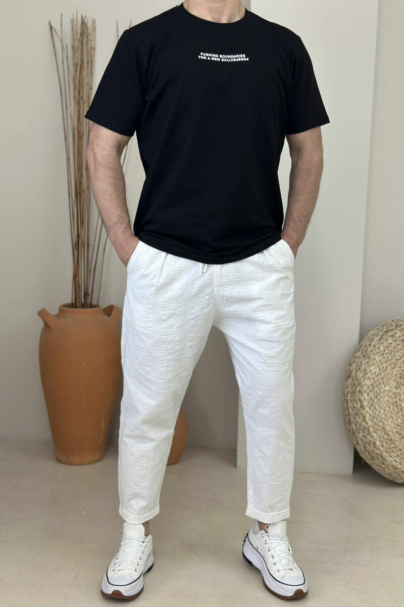 T-SHIRT NJË NGJYRËSH ME SHKRIME PËR MESHKUJ NË NGJYRËN E ZEZË - 2