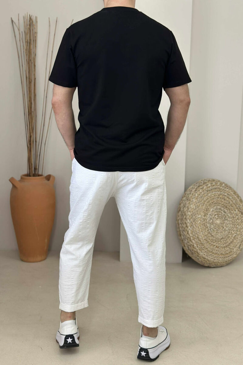 T-SHIRT NJË NGJYRËSH ME SHKRIME PËR MESHKUJ NË NGJYRËN E ZEZË - 3