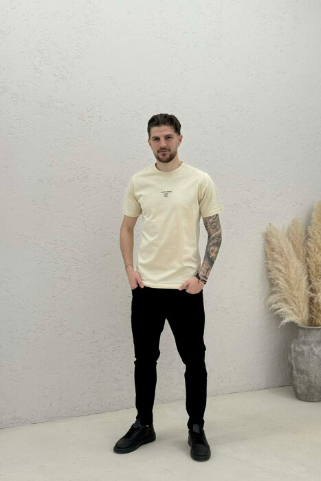 T-SHIRT NJE NGJYRESH ME SHKRIME TE THJESHTA PER MESHKUJ NE NGJYRE BEZHE - 3
