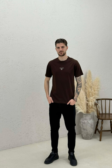 T-SHIRT NJE NGJYRESH ME SHKRIME TE THJESHTA PER MESHKUJ NE NGJYRE KAFE - 1