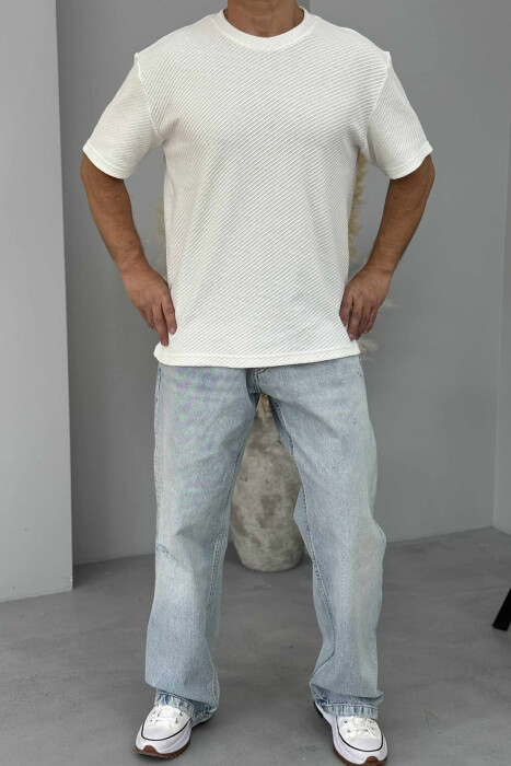 T-SHIRT NJË NGJYRËSH ME TEKSTURË PËR MESHKUJ NË NGJYRËN E BARDHË 