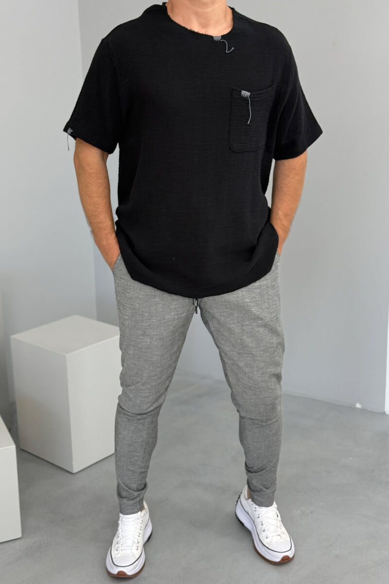 T-SHIRT NJË NGJYRËSH ME XHEP PËR MESHKUJ NË NGJYRËN E ZEZË - 1