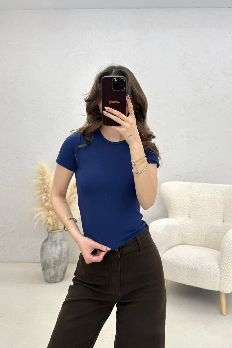 T-SHIRT NJE NGJYRESH PER FEMRA NE NGJYRE BLU - 3