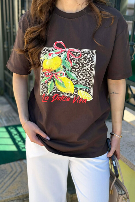 T-SHIRT NJE NGJYRESH PER FEMRA NE NGJYRE KAFE - 3