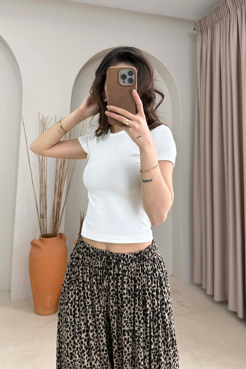 T-SHIRT NJE NGJYRESH PER FEMRA NE NGJYRE TE BARDHE - 2