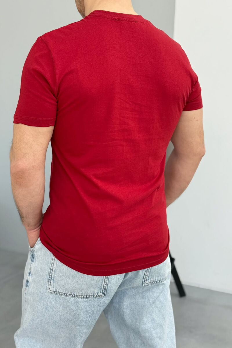 T-SHIRT NJË NGJYRËSH PËR MESHKUJ NË NGJYRËN E KUQE - 4