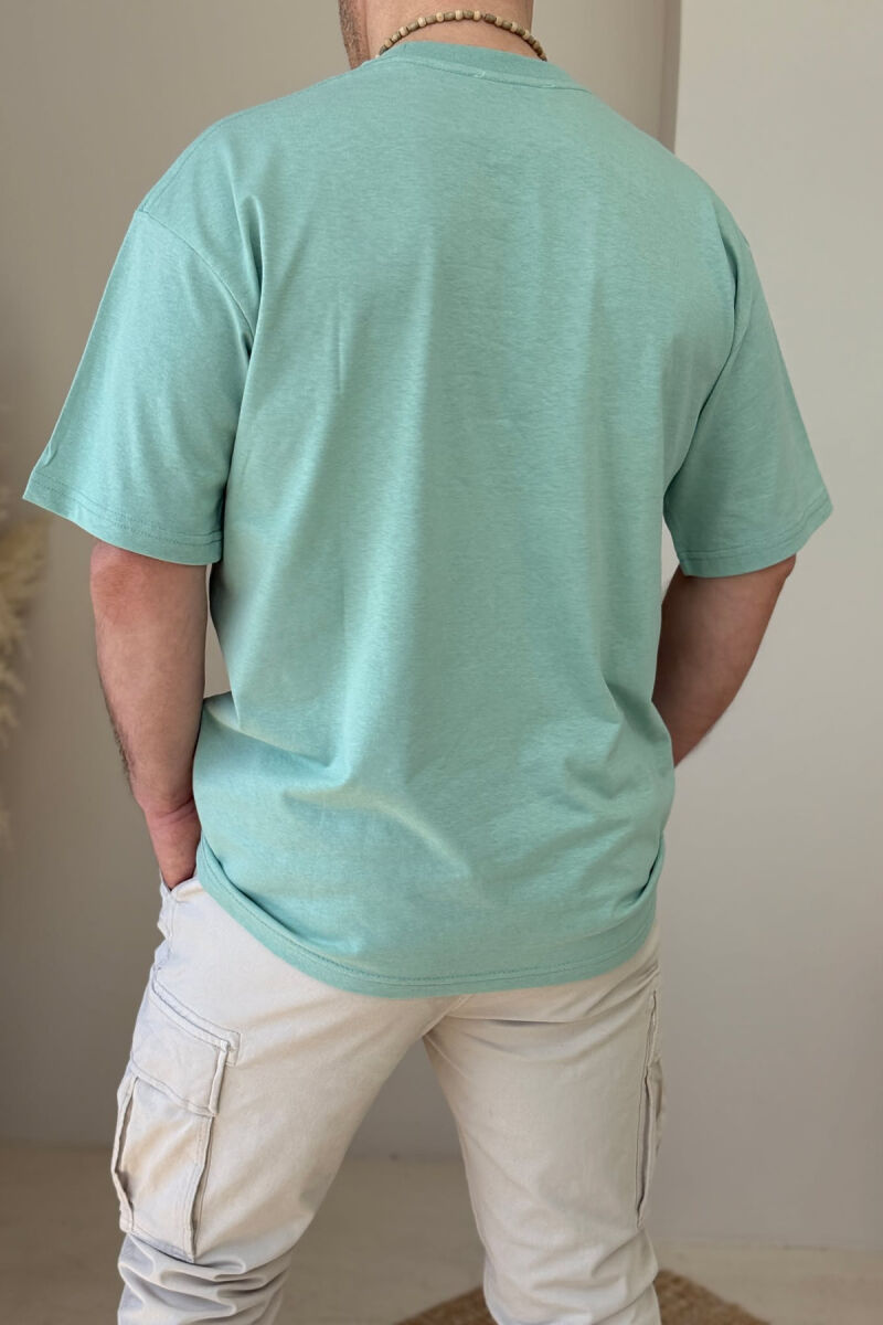 T-SHIRT NJË NGJYRËSH PËR MESHKUJ NË NGJYRËN MENTE - 4