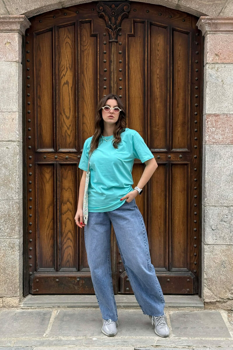T-SHIRT NJE NGJYRESH+1 PAKETE ME ÇORAPE PER FEMRA NE NGJYRE BABY BLU - 3