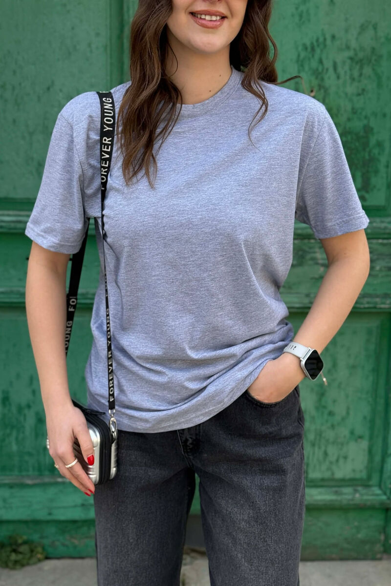 T-SHIRT NJE NGJYRESH PER FEMRA NE NGJYRE GRI + 6 PALE ÇORAPE DHURATE - 4