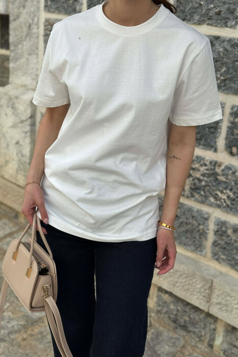T-SHIRT NJE NGJYRESH PER FEMRA NE NGJYRE TE BARDHE ANTIKE + 6 PALE ÇORAPE DHURATE - 5
