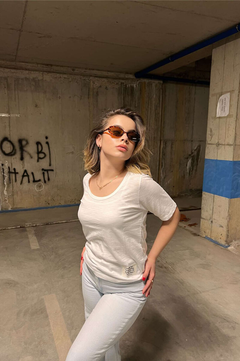 T-SHIRT NJË NGJYRËSHE PËR FEMRA NË NGJYRË E BARDHË - 4