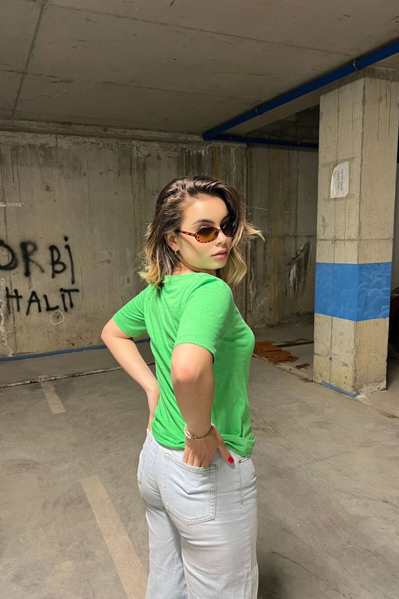 T-SHIRT NJË NGJYRËSHE PËR FEMRA NË NGJYRË JESHILE - 2
