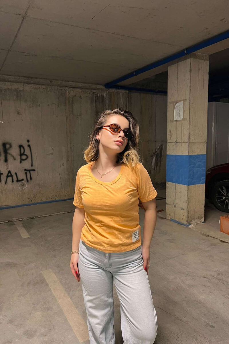 T-SHIRT NJË NGJYRËSHE PËR FEMRA NË NGJYRË PORTOKALLI - 3