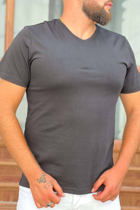 T-SHIRT NJË NGJYRËSHE PËR MESHKUJ NË NGJYRË TË ZEZË - 2