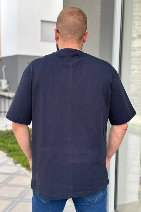 T-SHIRT OVERSIZE PËR MESHKUJ NË NGJYRËN BLU TË ERRËT - 2