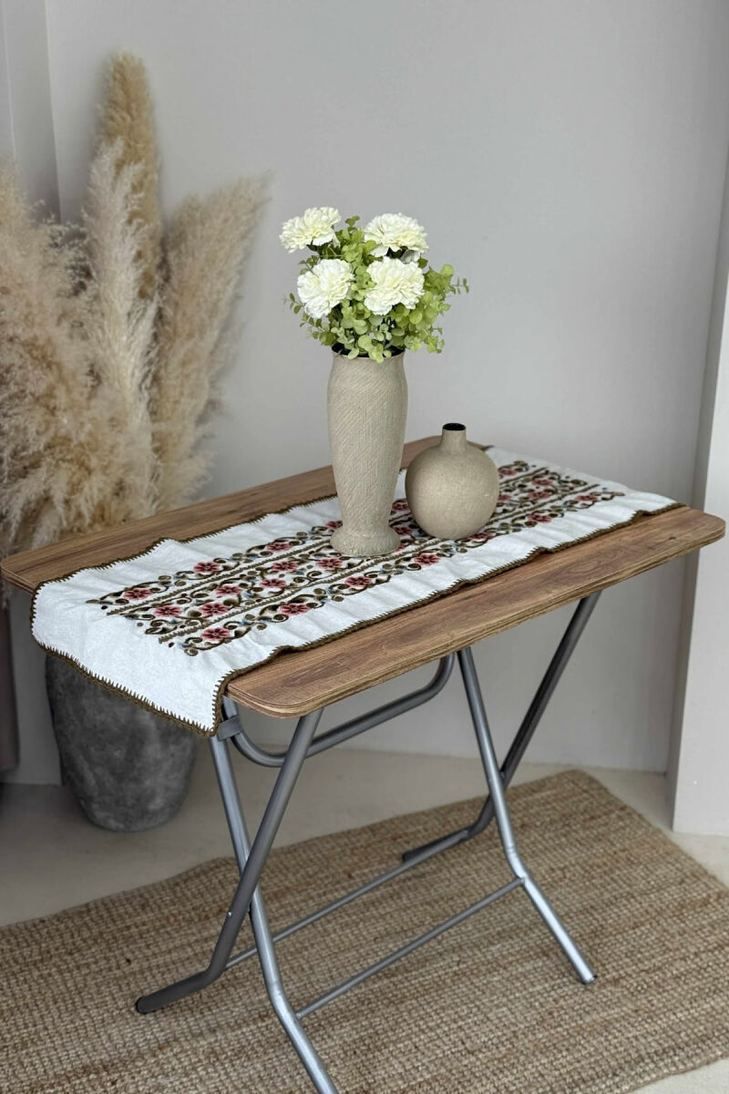 TAVOLINË E PALOSSHME NË NGJYRË KAFE TË ZBARDHUR - 1