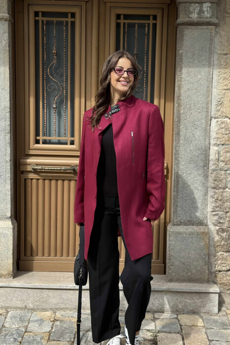 PALLTO ME TEKSTURË PËR FEMRA NË NGJYRË VISHNJË - KLAUDIO FASHION