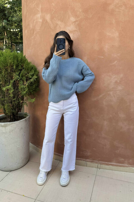 TRIKO E THJESHTË E THURUR NJËNGJYRËSHE PËR FEMRA NË NGJYRËN BLU TË ZBARDHUR - 2