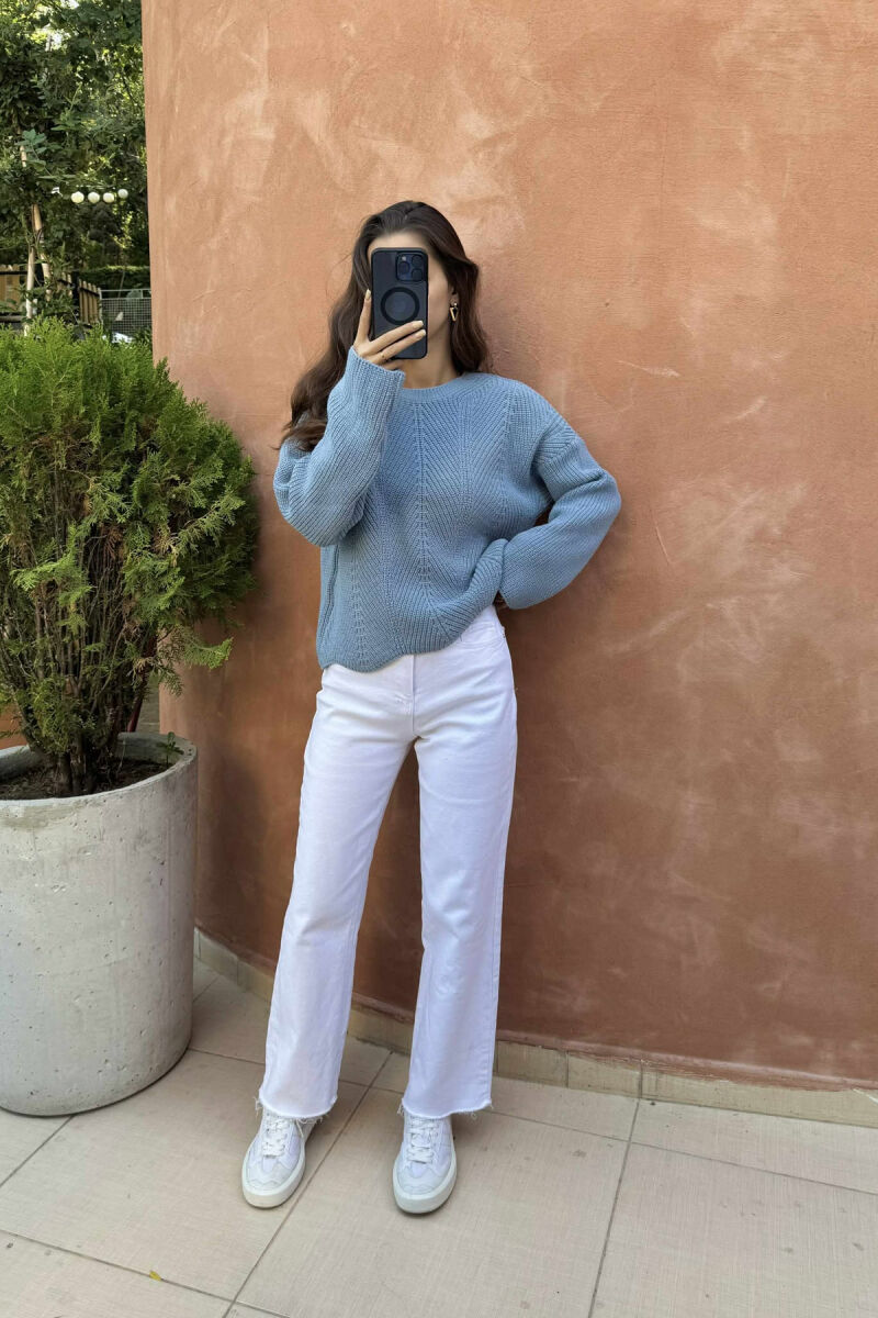 TRIKO E THJESHTË E THURUR NJËNGJYRËSHE PËR FEMRA NË NGJYRËN BLU TË ZBARDHUR - 2