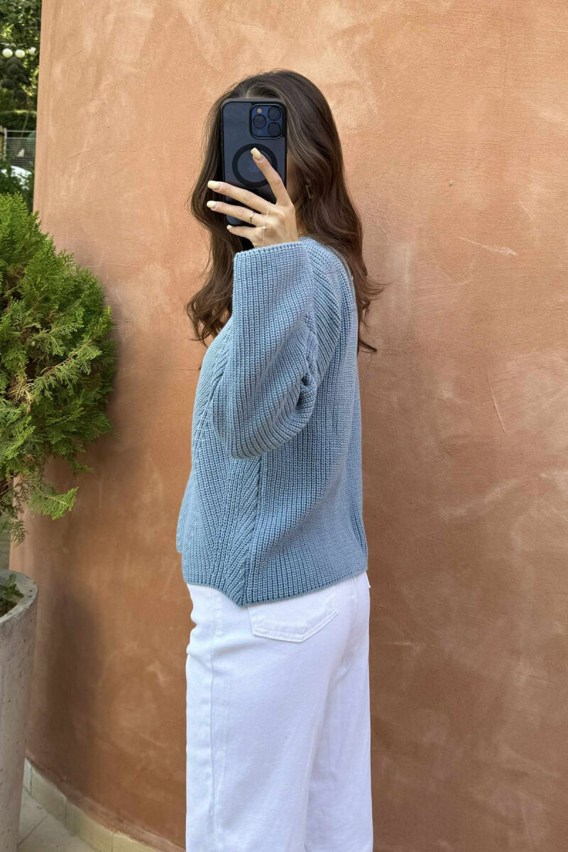 TRIKO E THJESHTË E THURUR NJËNGJYRËSHE PËR FEMRA NË NGJYRËN BLU TË ZBARDHUR - 4