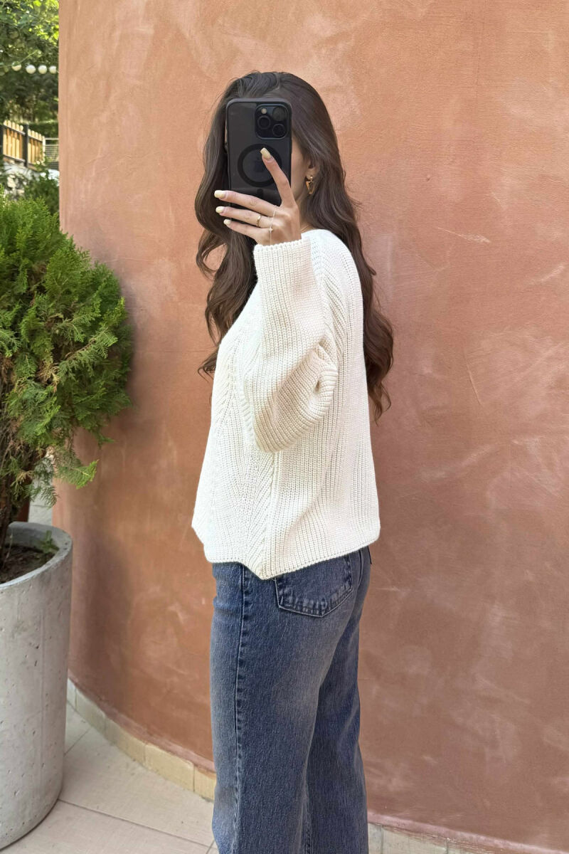 TRIKO E THJESHTË E THURUR NJËNGJYRËSHE PËR FEMRA NË NGJYRËN KREM - 3