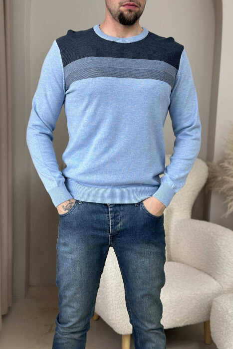 TRIKO E THJESHTË ME JAKË TË RRUMBULLAKËT PËR MESHKUJ NË NGJYRËN BLU TË ZBARDHUR - 1