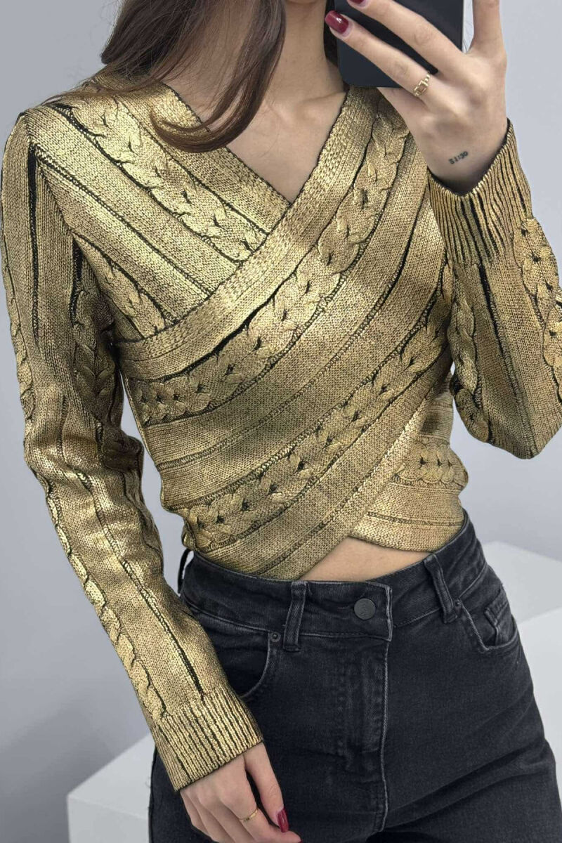 TRIKO E THJESHTË ME MATERIAL TË NDRITSHËM PËR FEMRA NË NGJYRË GOLD - 3