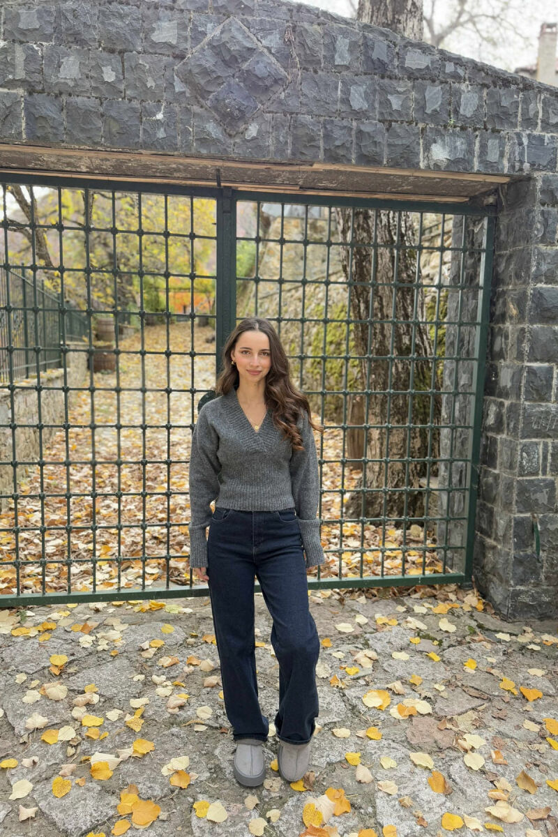 TRIKO E THJESHTË NJË NGJYRËSHE ME JAKË V PËR FEMRA NË NGJYRË GRI TË ERRËT - 4