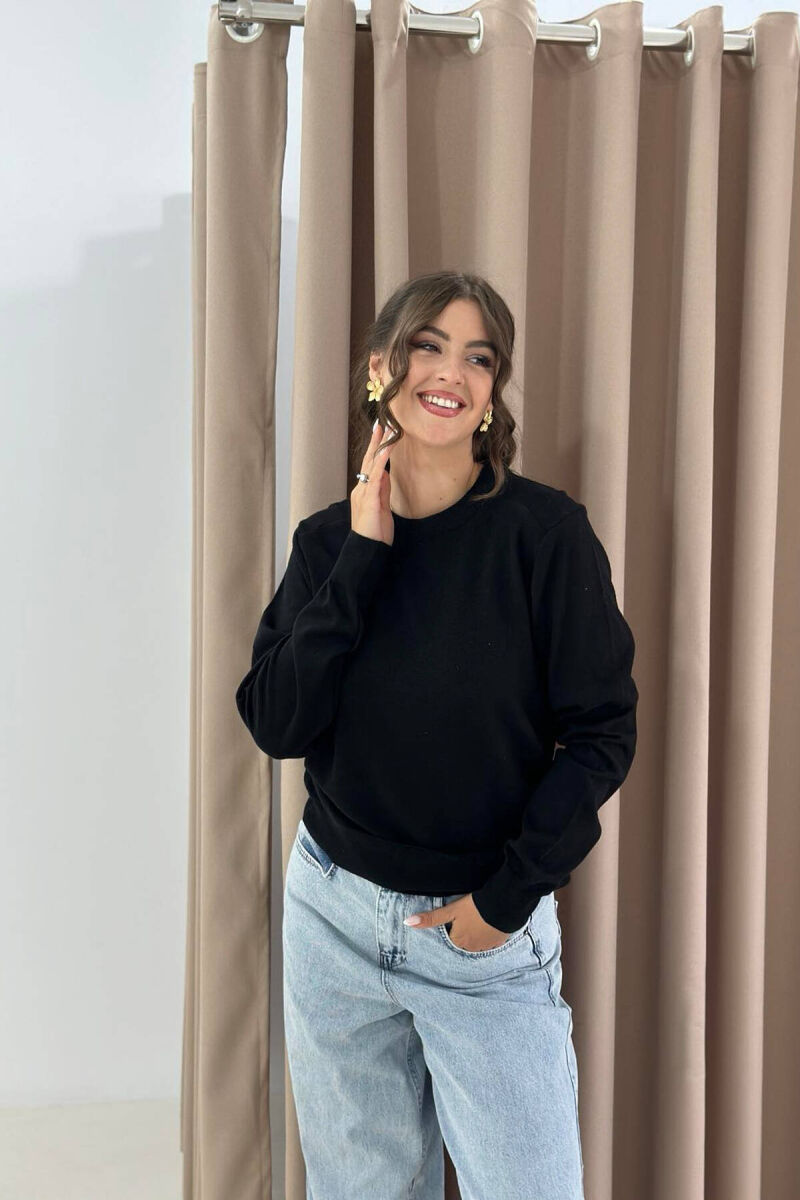 TRIKO E THJESHTË NJË NGJYRËSHE PËR FEMRA NË NGJYRË TË ZEZË - 4