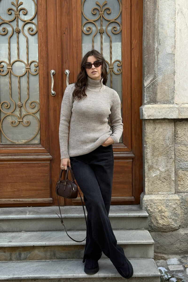 TRIKO E THJESHTË NJË NGJYRËSHE PËR MESHKUJ NË NGJYRËN BEZHË - 4