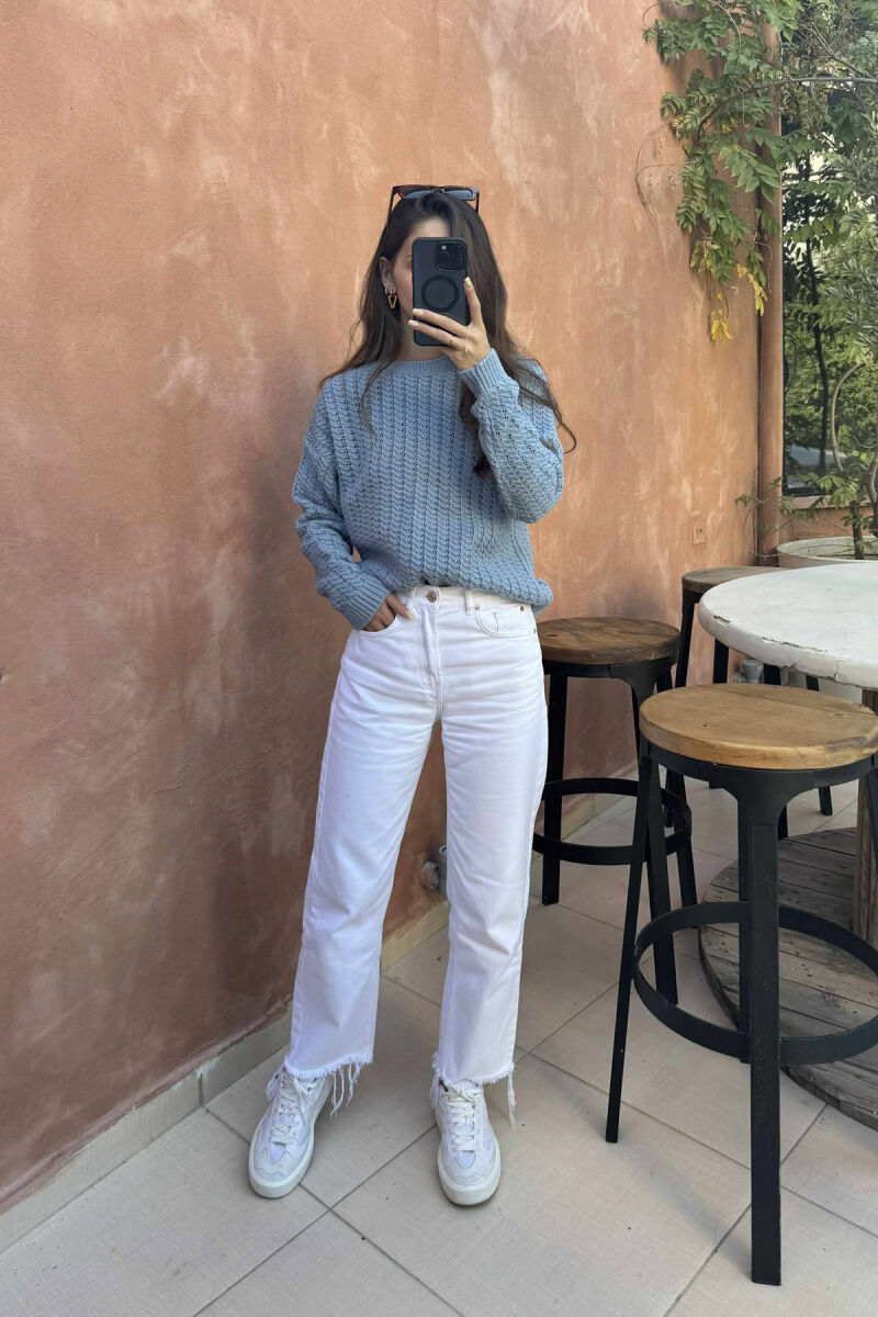 TRIKO E THJESHTË NJËNGJYRËSHE E THURUR PËR FEMRA NË NGJYRËN BLU TË ZBARDHUR - 1