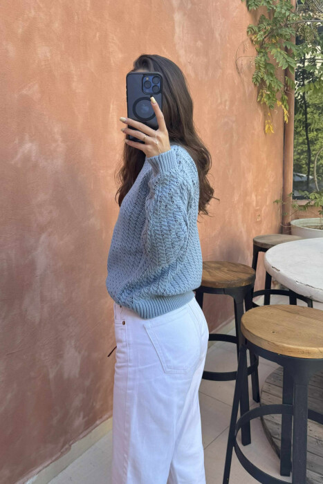 TRIKO E THJESHTË NJËNGJYRËSHE E THURUR PËR FEMRA NË NGJYRËN BLU TË ZBARDHUR - 3