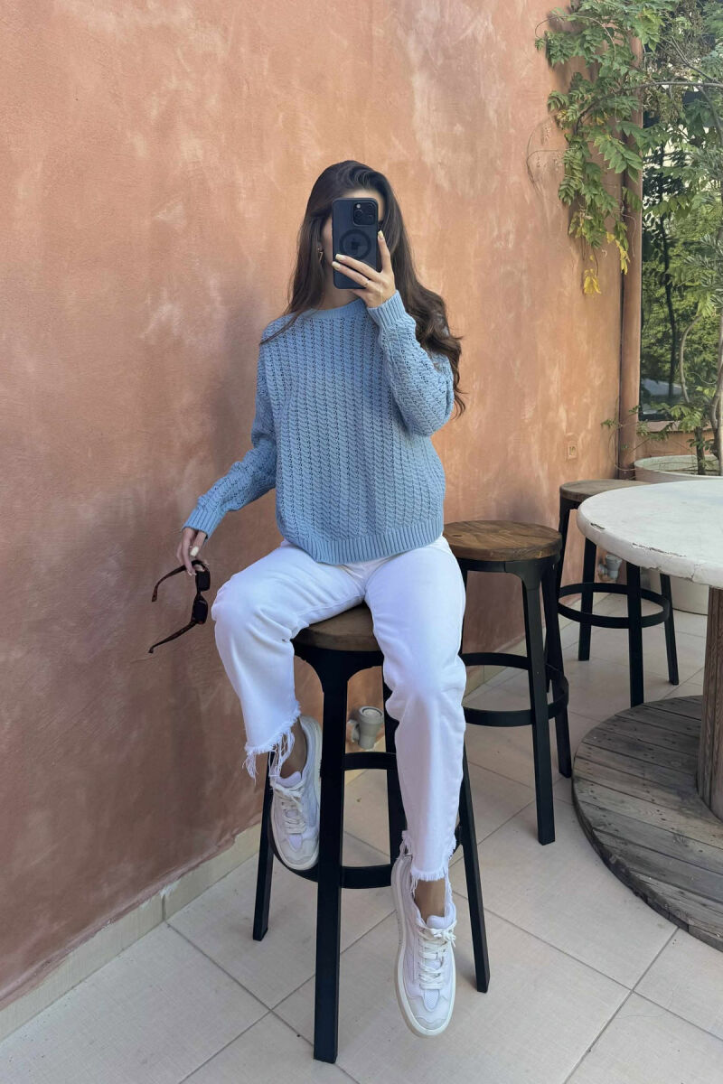 TRIKO E THJESHTË NJËNGJYRËSHE E THURUR PËR FEMRA NË NGJYRËN BLU TË ZBARDHUR - 4